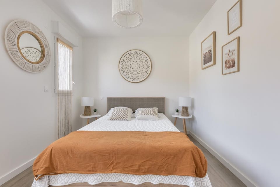 Bed, Bedroom