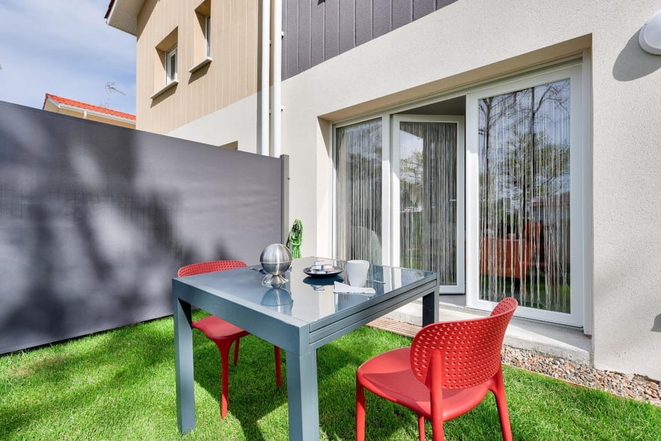 Patio, Garden, Garden view
