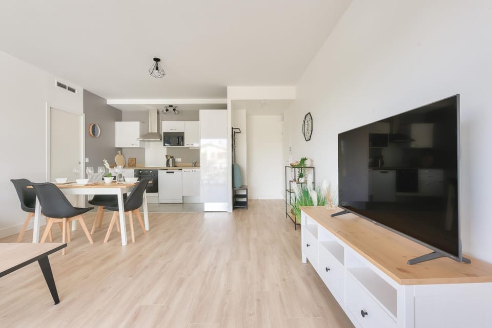 Communal lounge/ TV room, Living room