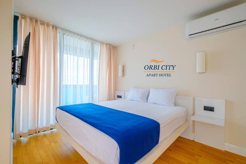 Bed, Bedroom, air conditioner