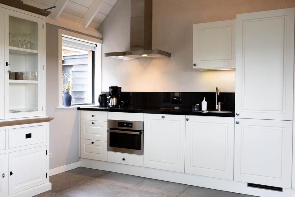 Coffee/tea facilities, Kitchen or kitchenette, dishwasher, minibar, pet friendly, stove