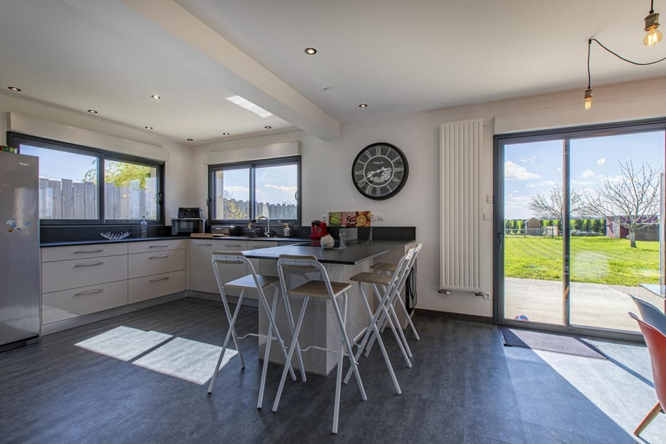 Avar'days - maison moderne et calme, 4 chambres et 8 personnes Apartment in Centre-Val de Loire