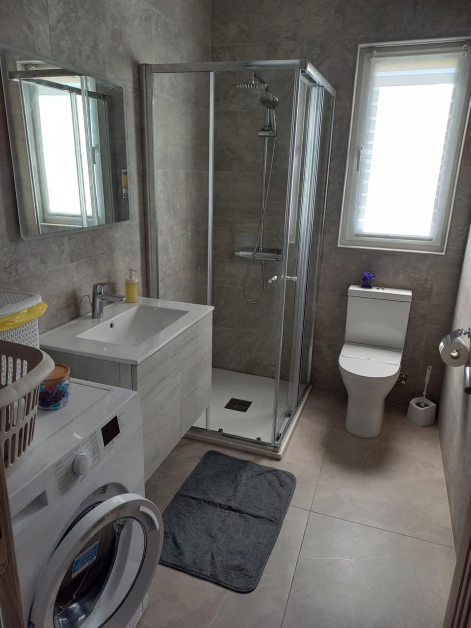 Shower, Toilet, Bathroom, washing machine