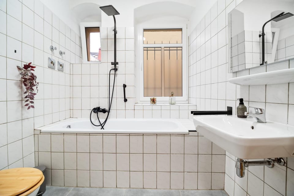 Shower, Bathroom, Bath, towels