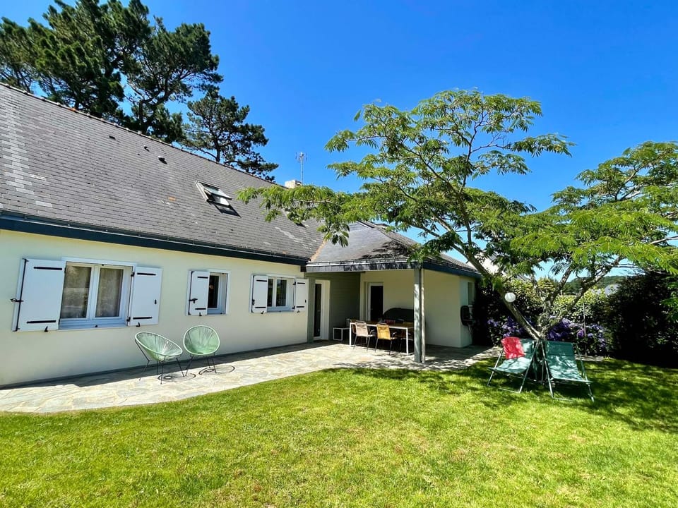 Property building, Patio, Balcony/Terrace, Garden view