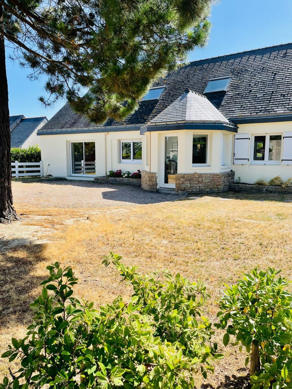 Property building, Day, Garden, Garden view
