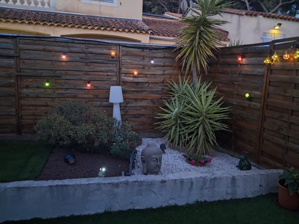Chez Nous Bed and Breakfast in Marseille