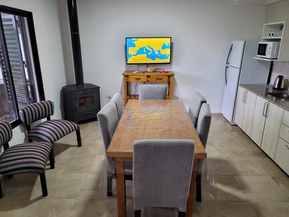 TV and multimedia, Kitchen or kitchenette, Dining area