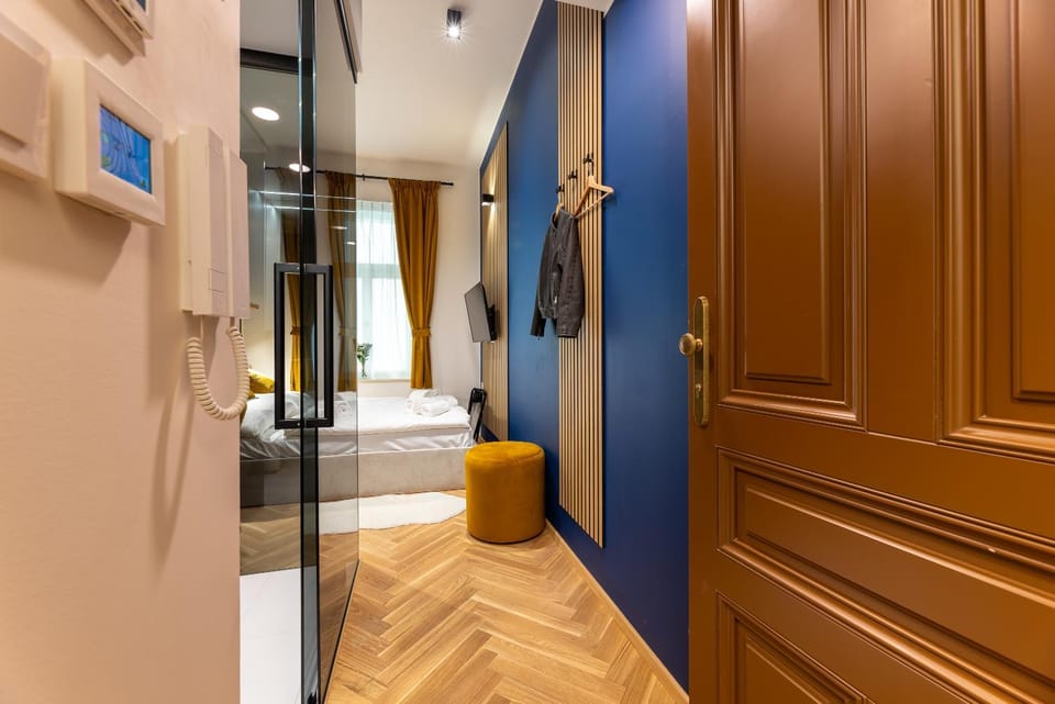 Facade/entrance, Bedroom, Area and facilities