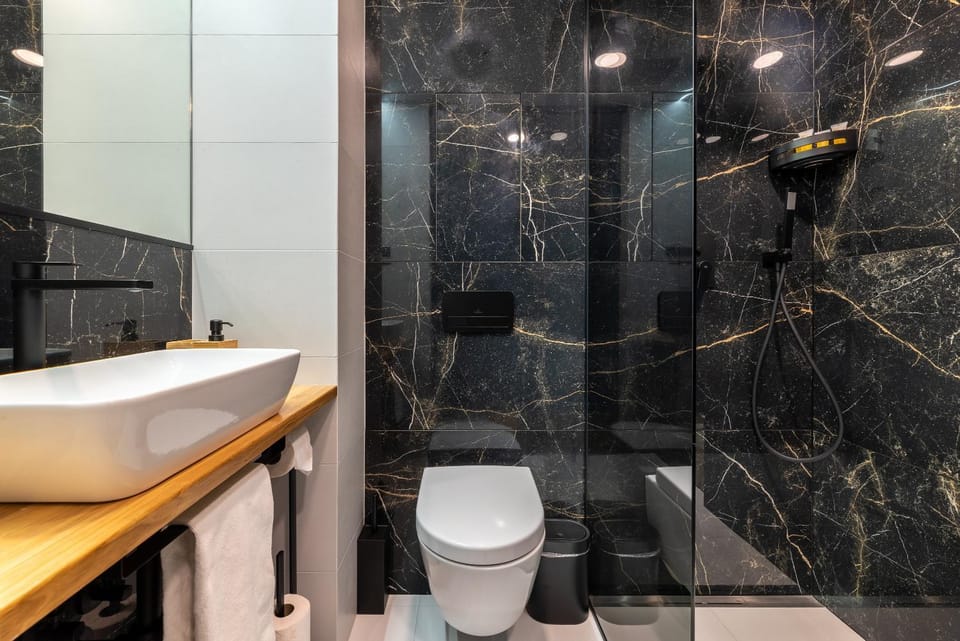 Shower, Toilet, Bathroom