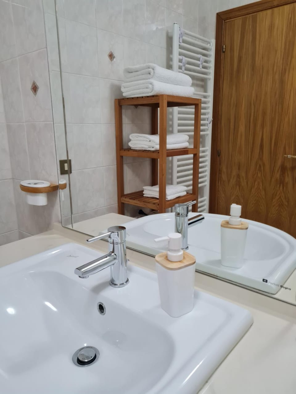 Bathroom, towels