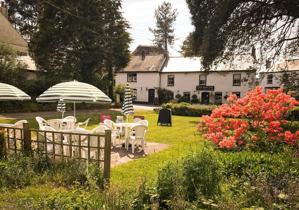 Property building, Patio, Restaurant/places to eat, Garden, On site, Garden view, Lunch, Non alcoholic drinks