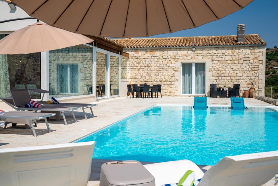 Patio, Swimming pool, Swimming pool, sunbed