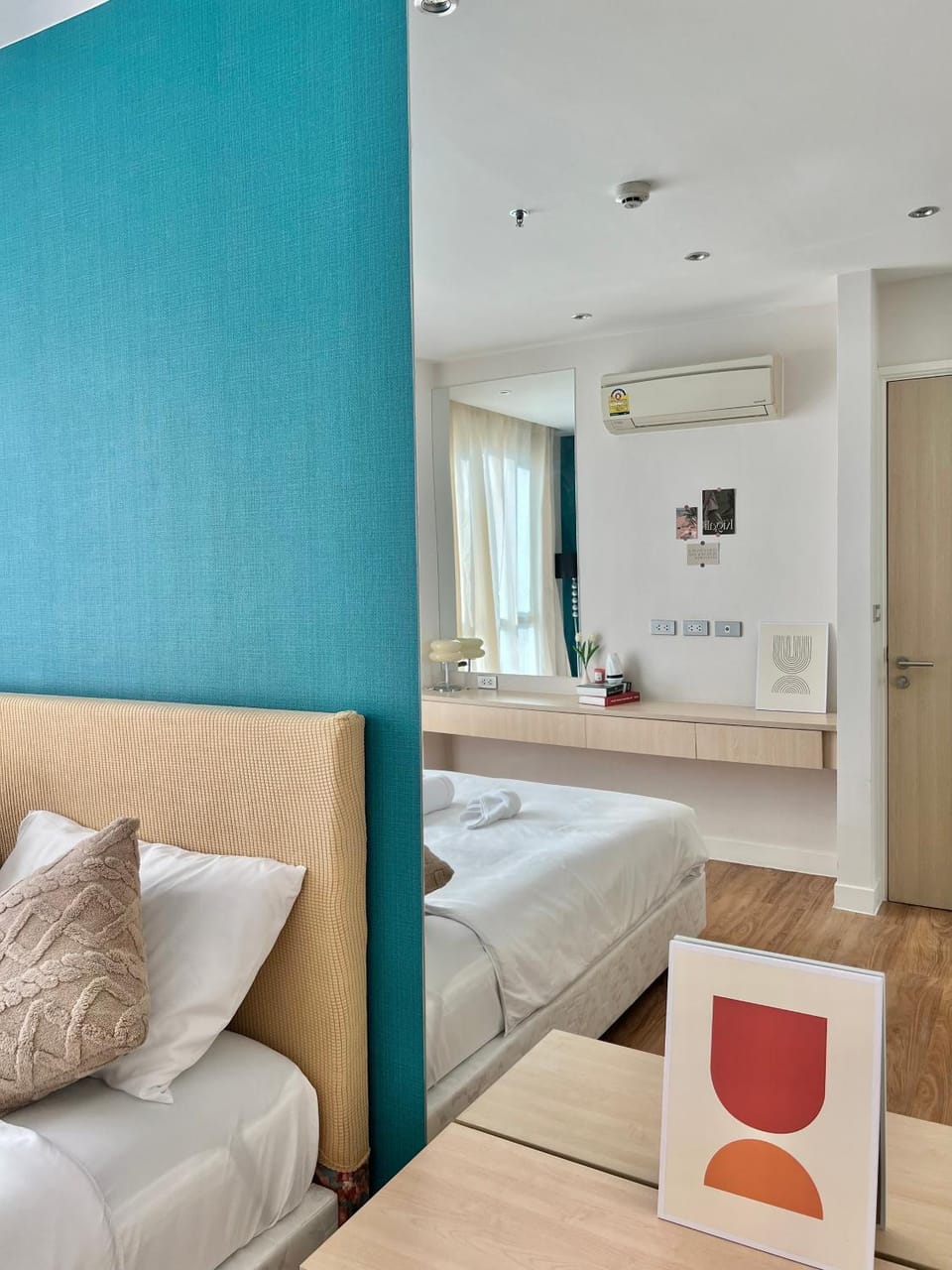 Bed, Photo of the whole room, Bedroom, hair dresser