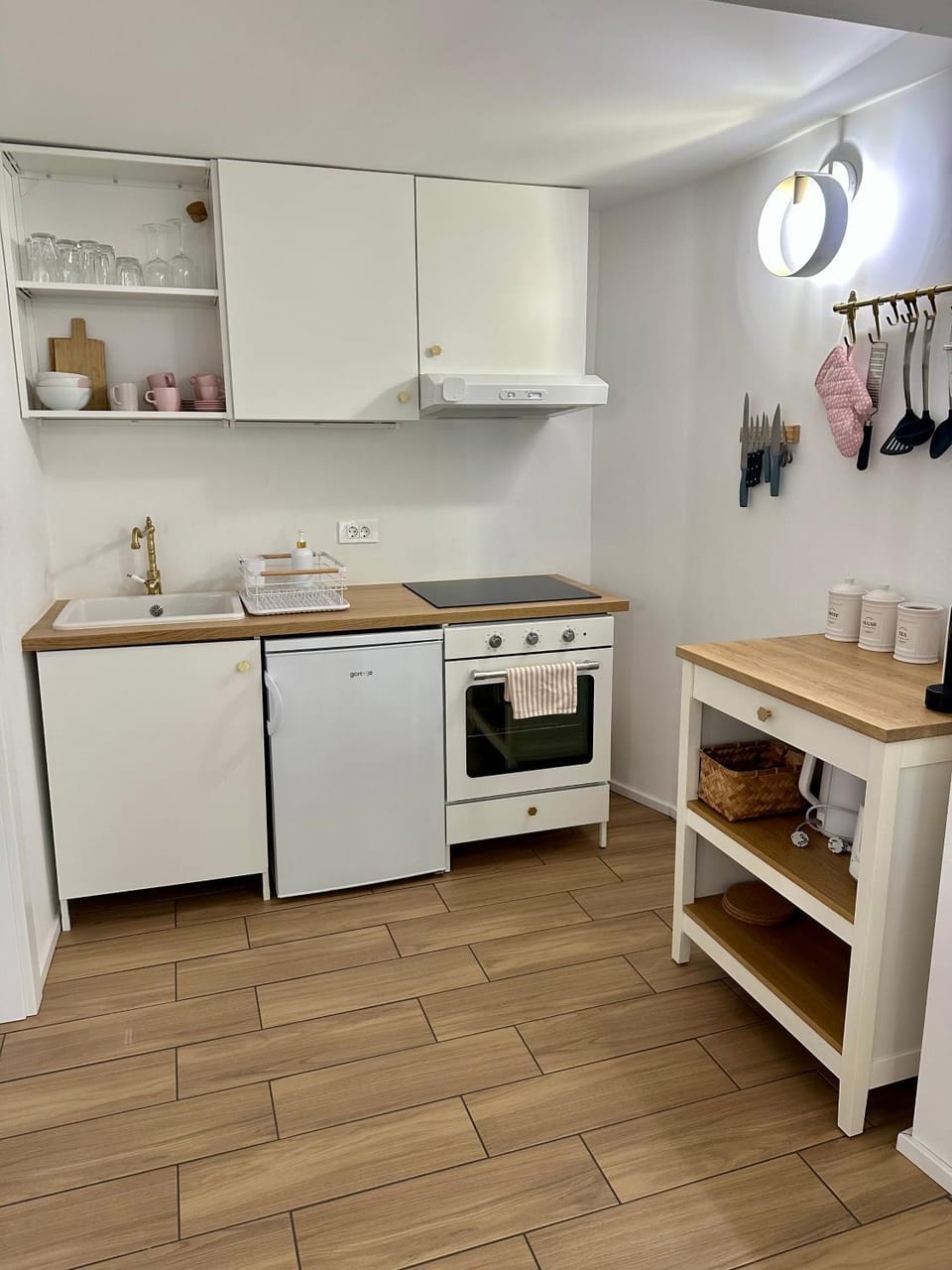 Kitchen or kitchenette, minibar, oven, pet friendly, stove, toaster