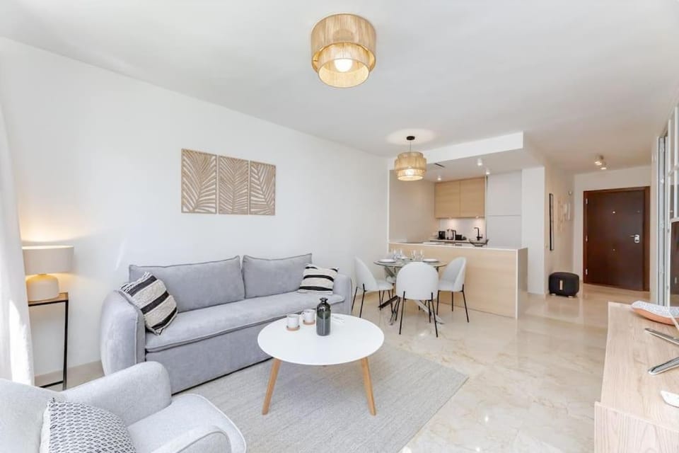 Newly renovated, sea view + walk to beach RDR381 Apartment in Estepona