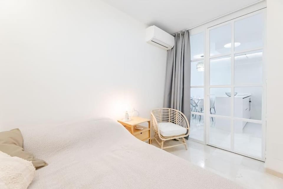 Newly renovated, sea view + walk to beach RDR381 Apartment in Estepona