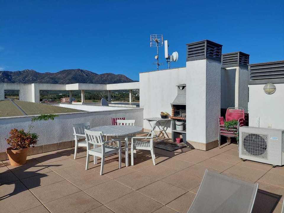 View (from property/room), Balcony/Terrace, Mountain view