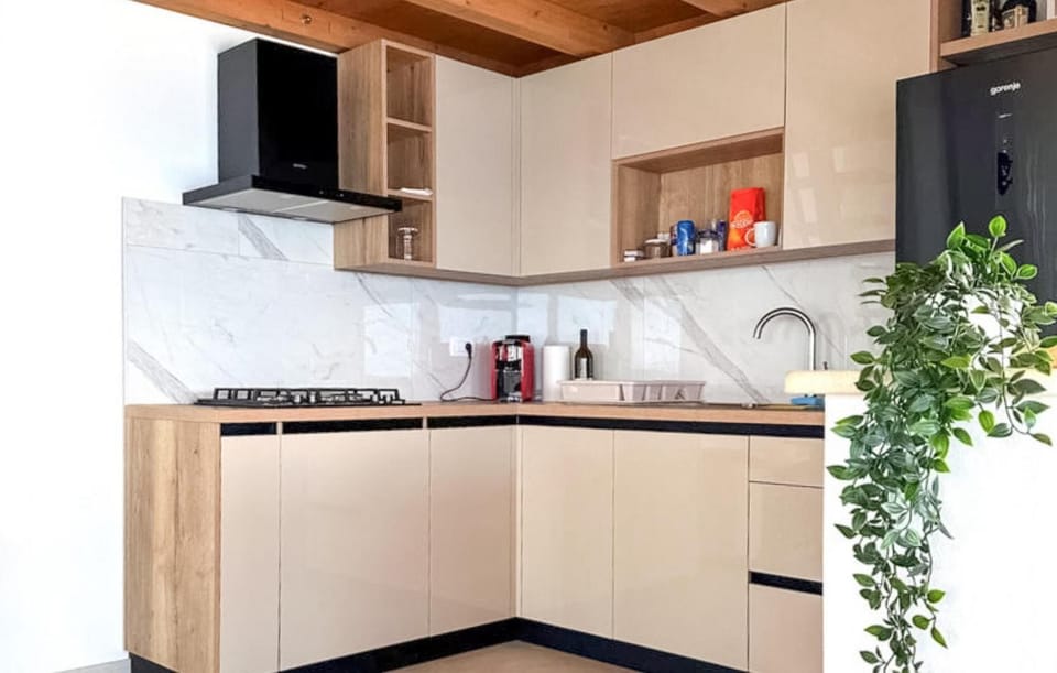Kitchen or kitchenette