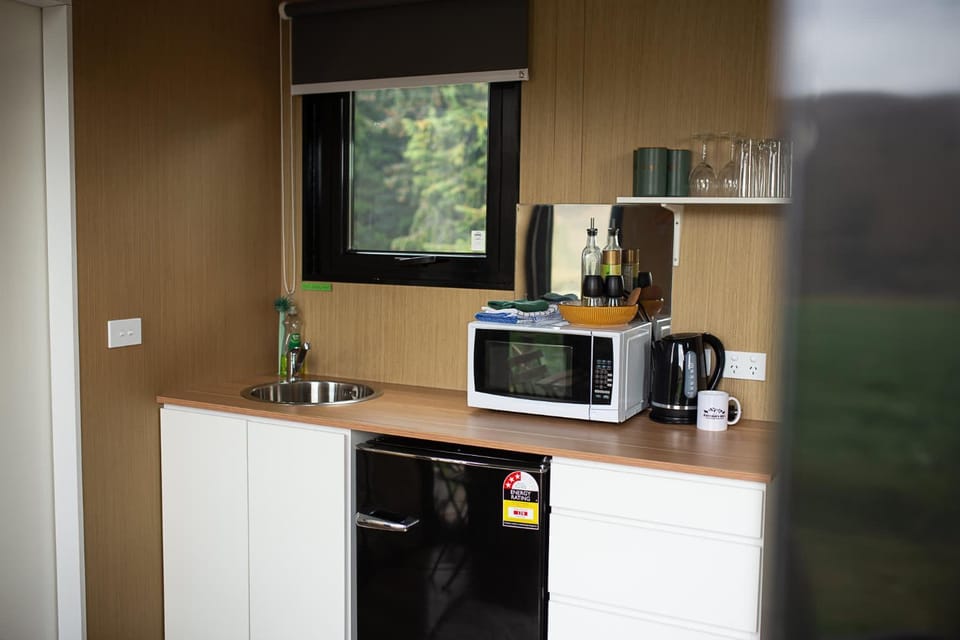 Mackenzie Pass Retreat by Tiny Away House in Otago