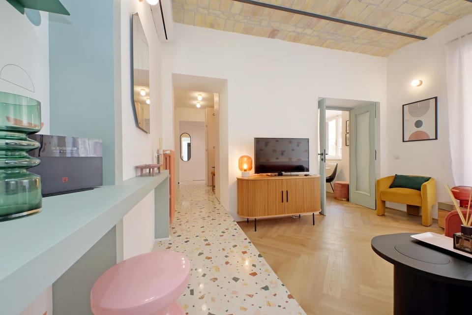 Living room, Seating area, Evening entertainment
