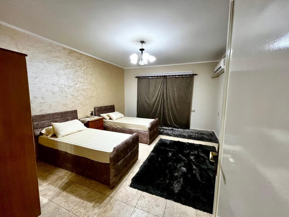 شقه فاخره ف ارقي مناطق مصر الجديده Apartment in Cairo Governorate
