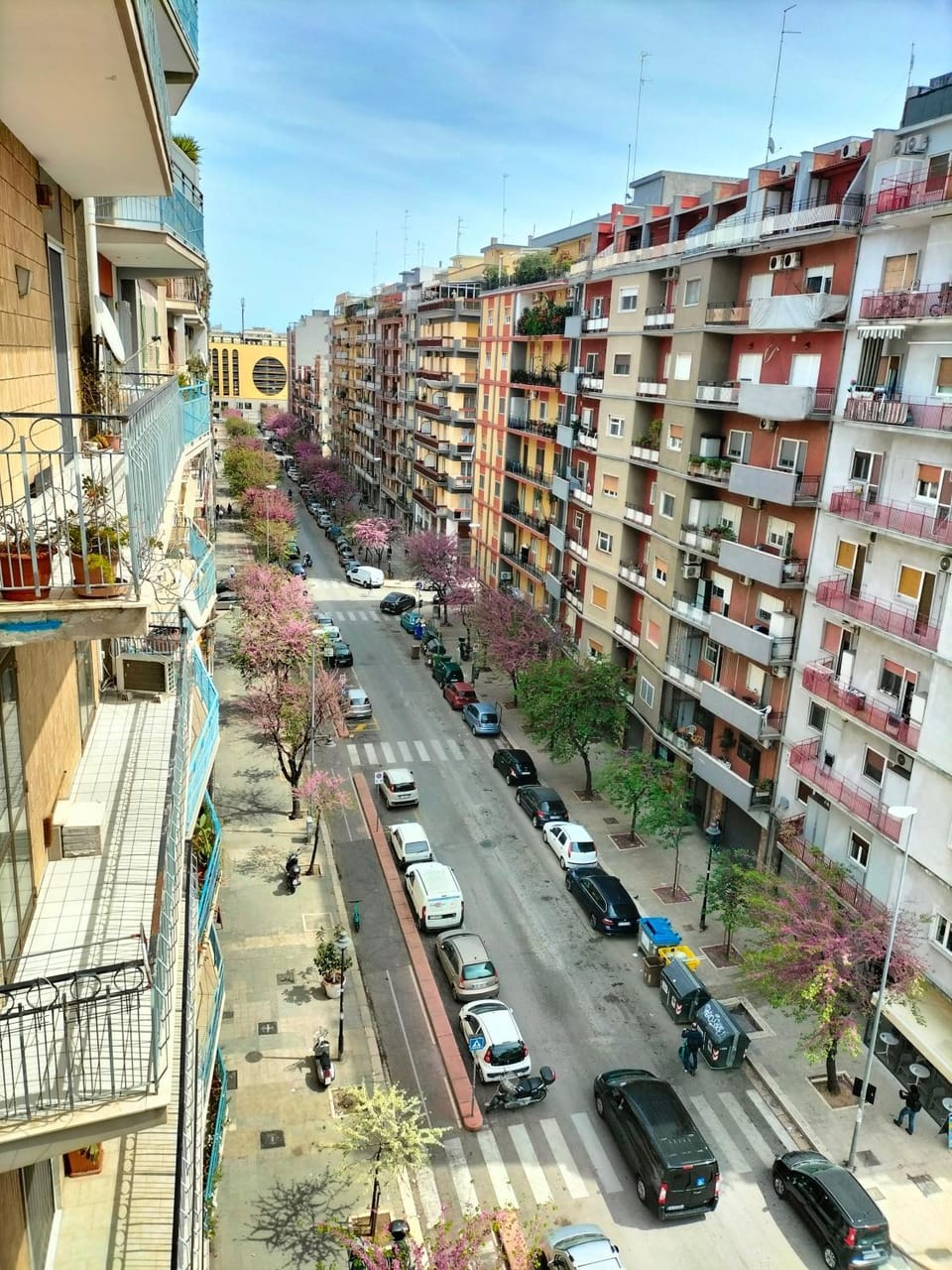 Day, Neighbourhood, Bird's eye view, City view, Street view, Parking