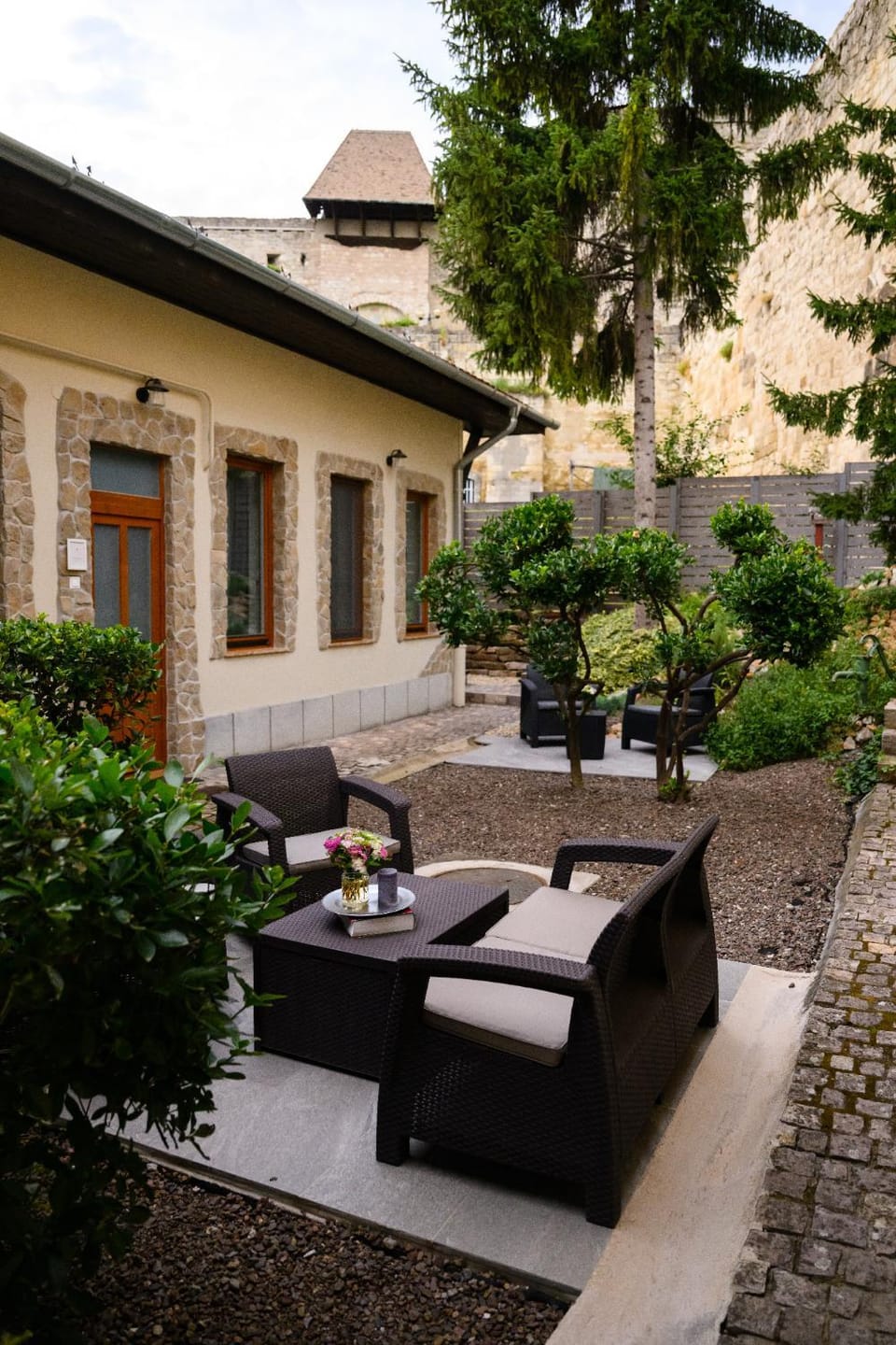 Várvédőház Apartmanok Eger Apartment in Slovakia