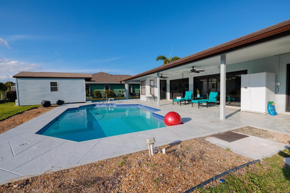 Sleek and Modern, Sunset Views & Pool - The Lighthouse - Roelens Vacations House in Cape Coral