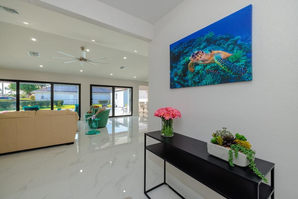 Sleek and Modern, Sunset Views & Pool - The Lighthouse - Roelens Vacations House in Cape Coral