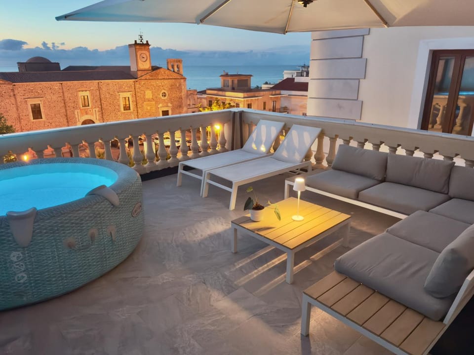 Hot Tub, Balcony/Terrace