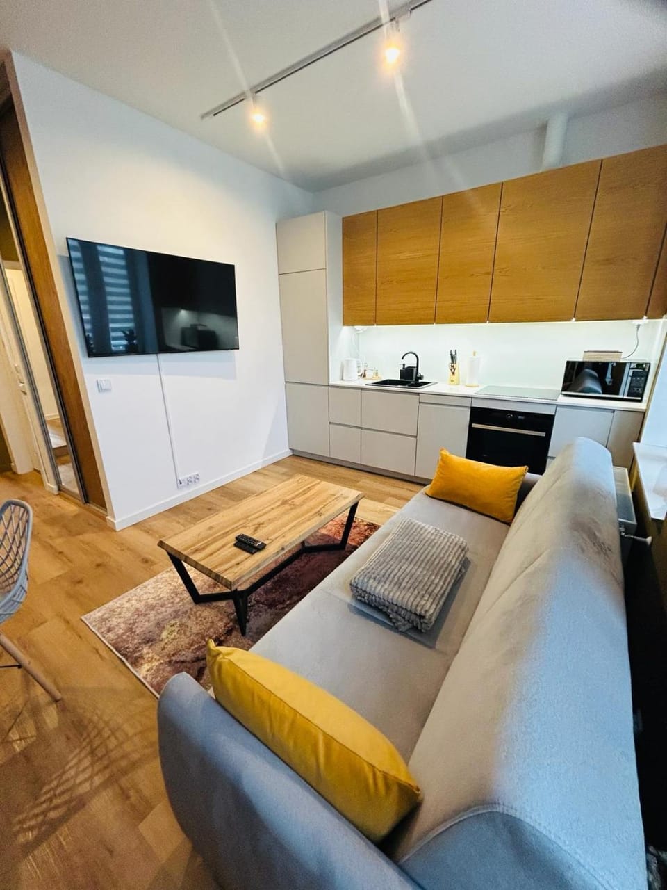 TV and multimedia, Kitchen or kitchenette, Living room, Seating area, dishwasher, minibar, stove
