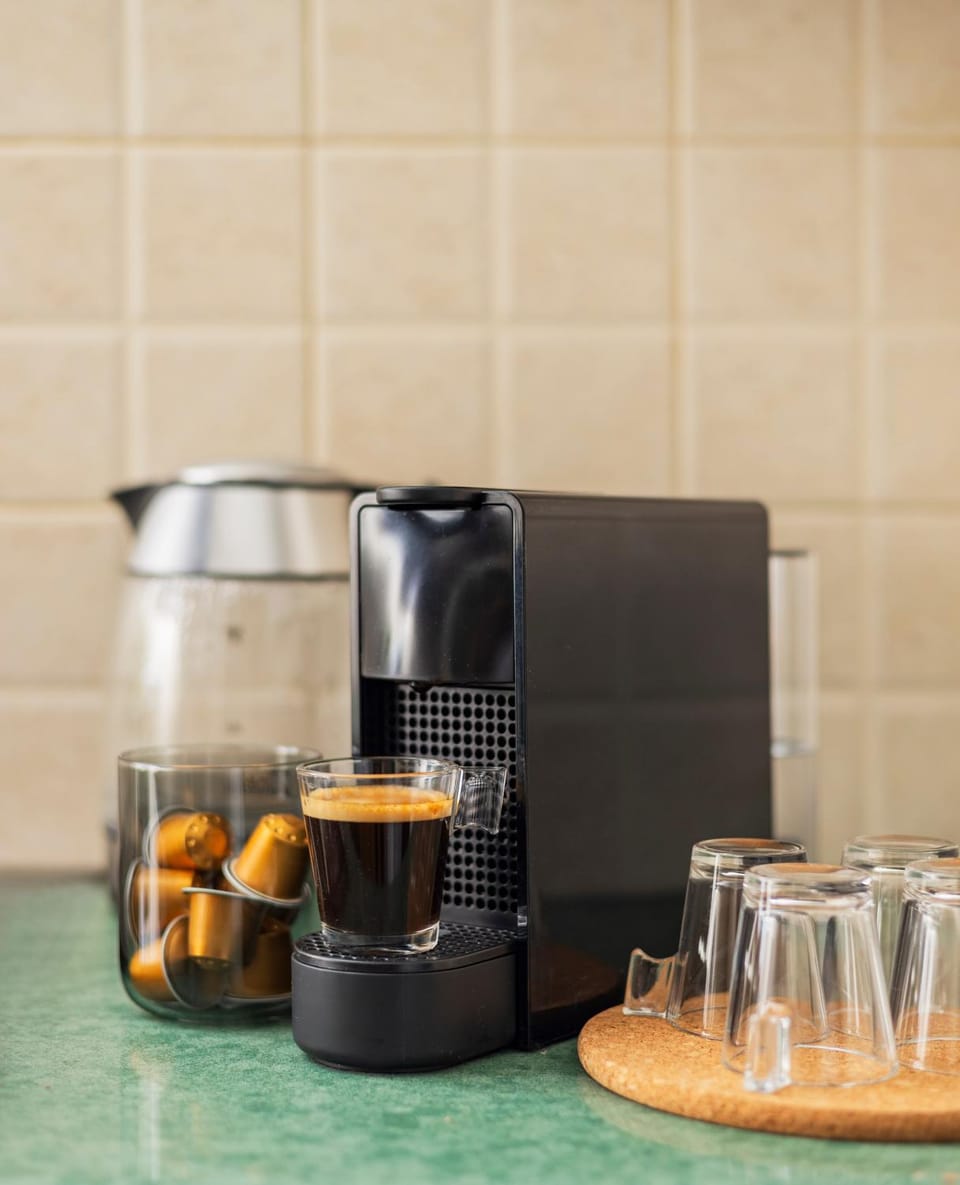 Coffee/tea facilities, Kitchen or kitchenette, Food and drinks