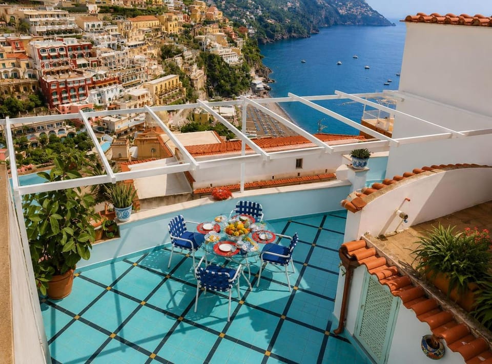 Property building, Day, Natural landscape, Bird's eye view, View (from property/room), Balcony/Terrace, Dining area, City view, Sea view