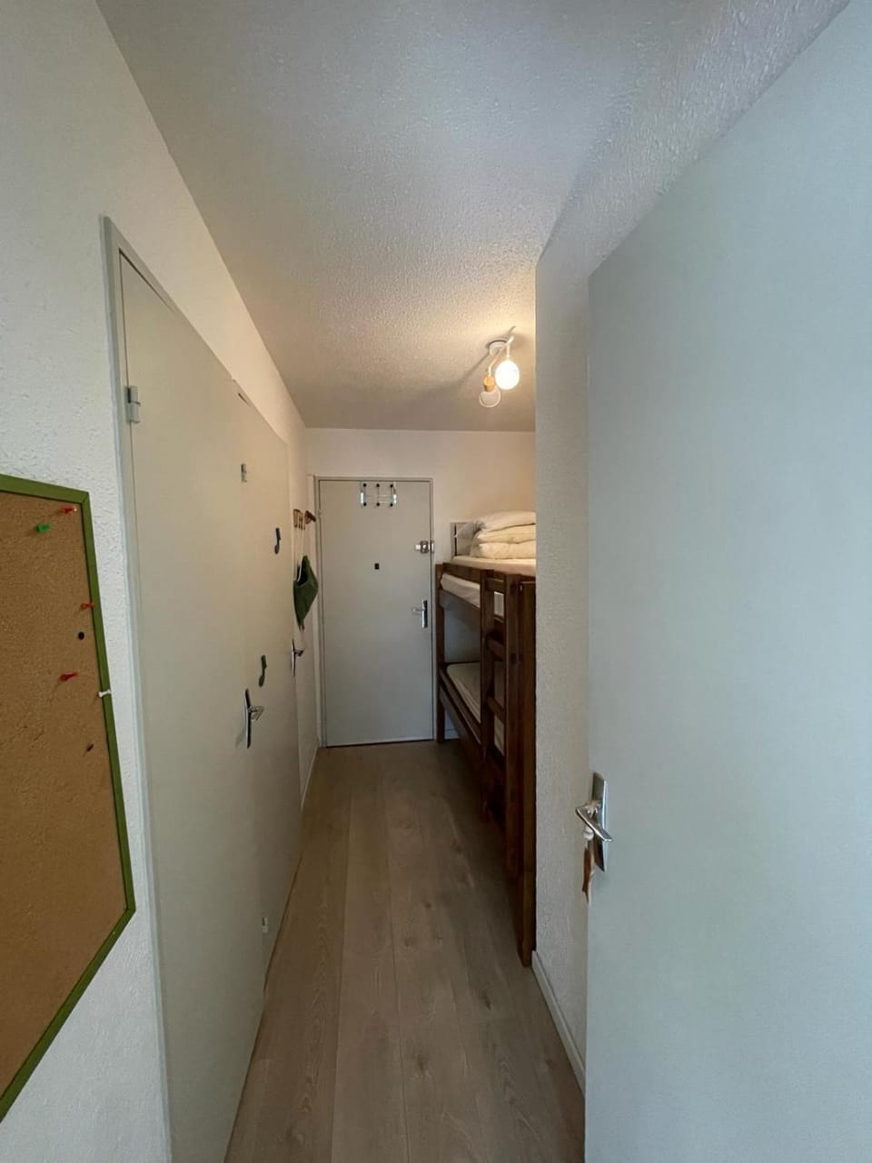 Bedroom, bunk bed