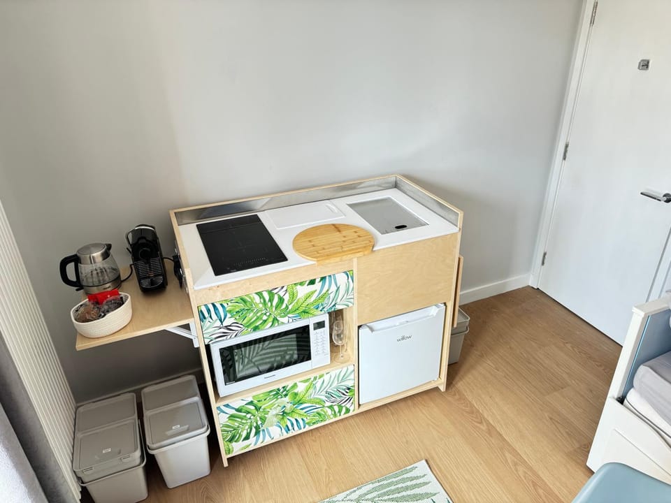 Coffee/tea facilities, Kitchen or kitchenette