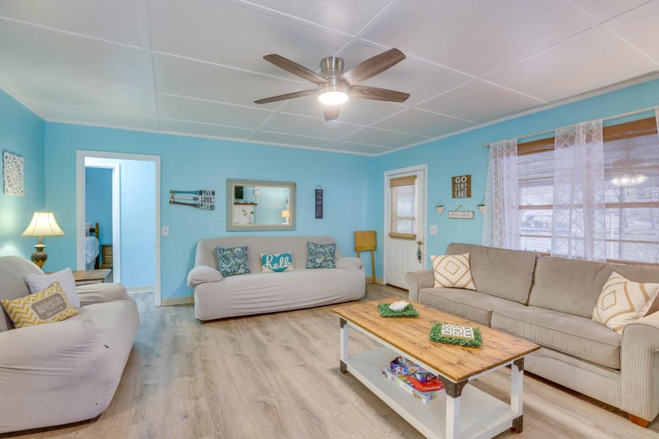 Lake Gerald Cabin Rental w/ Boat Dock & Grill! Cabin in Alabama
