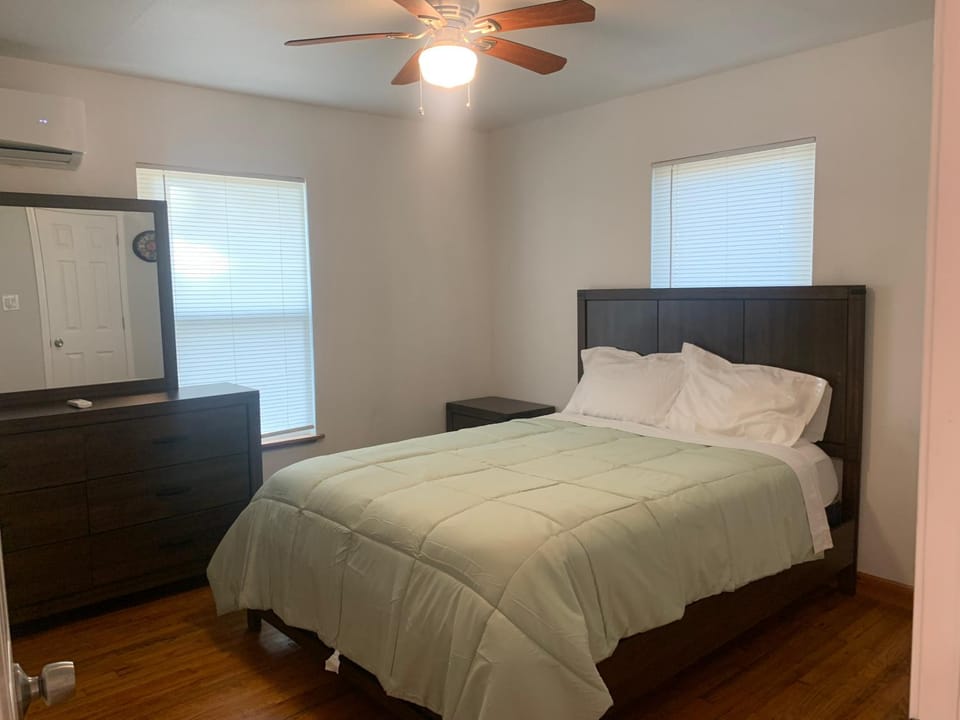 Bed, Bedroom, fireplace