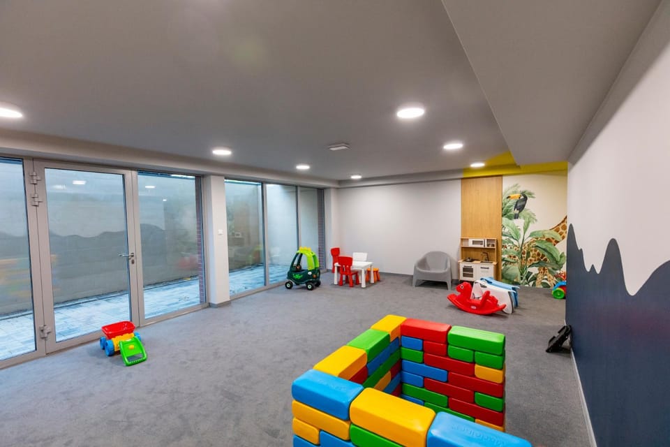 Communal lounge/ TV room, Children play ground, Kids's club, Evening entertainment