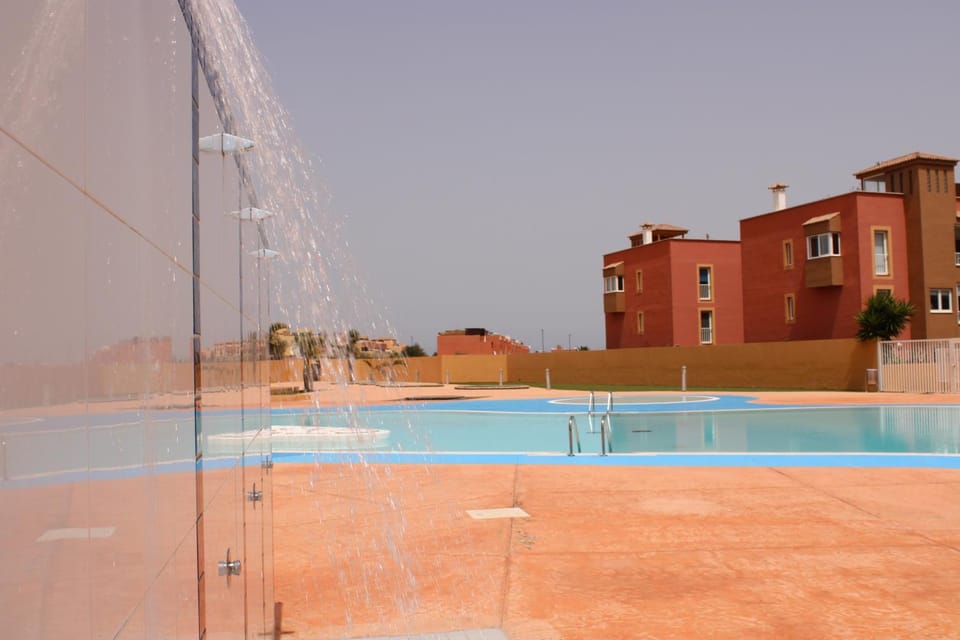 Shower, Swimming pool