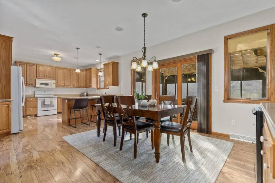 Kalbus House Spacious Lake Winnebago Retreat, Boat Launch, Newly Updated House in Lake Winnebago