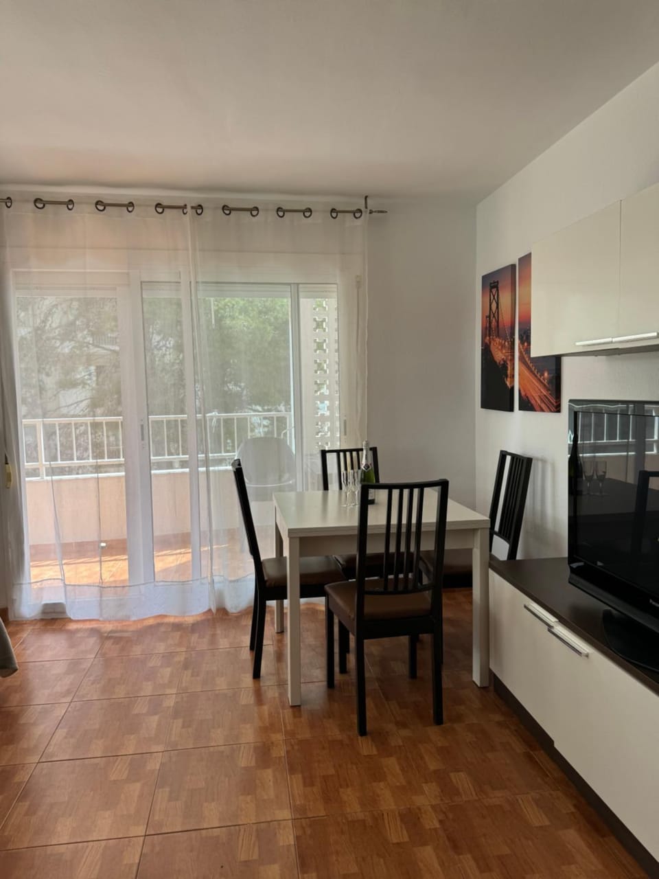 TV and multimedia, Dining area
