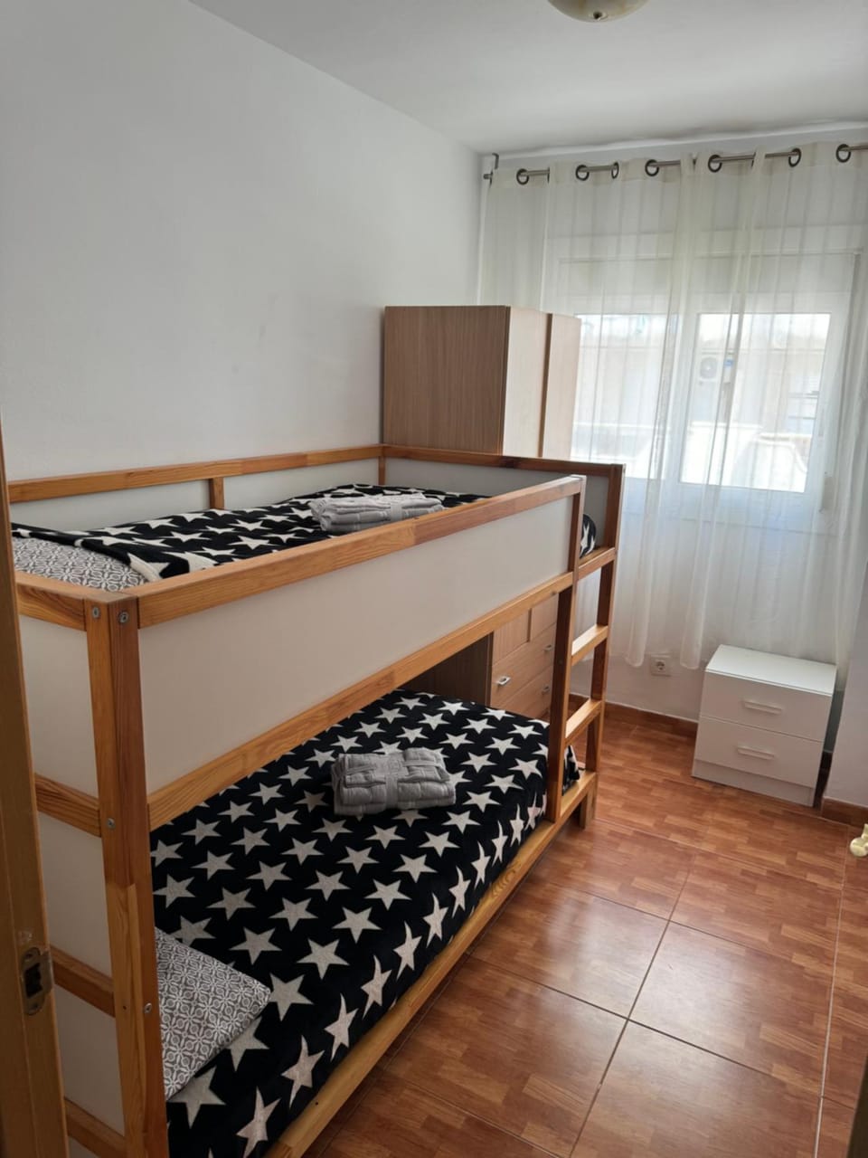 Bed, Bedroom, bunk bed