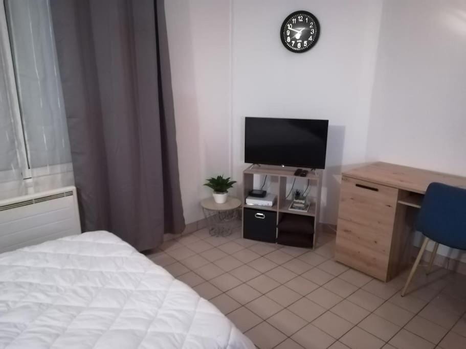 Studio meublé 27 mètres carrés wifi netflix Apartment in Nouvelle-Aquitaine
