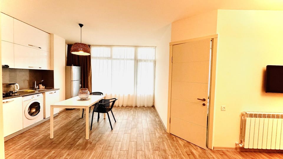 Kitchen or kitchenette, Seating area