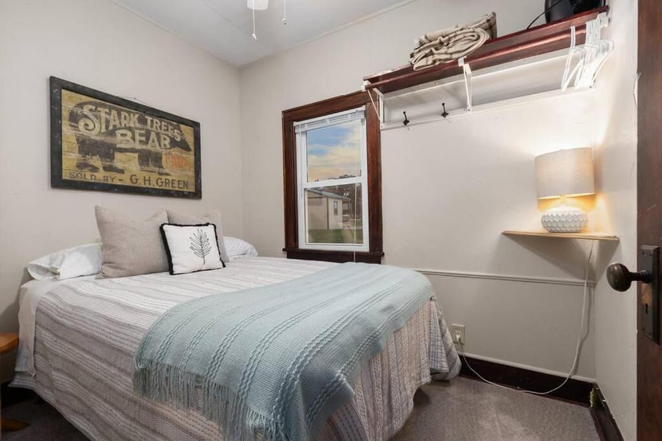 Kalbus Cottage Watch Sunrises & Sunsets on Lake Winnebago House in Lake Winnebago