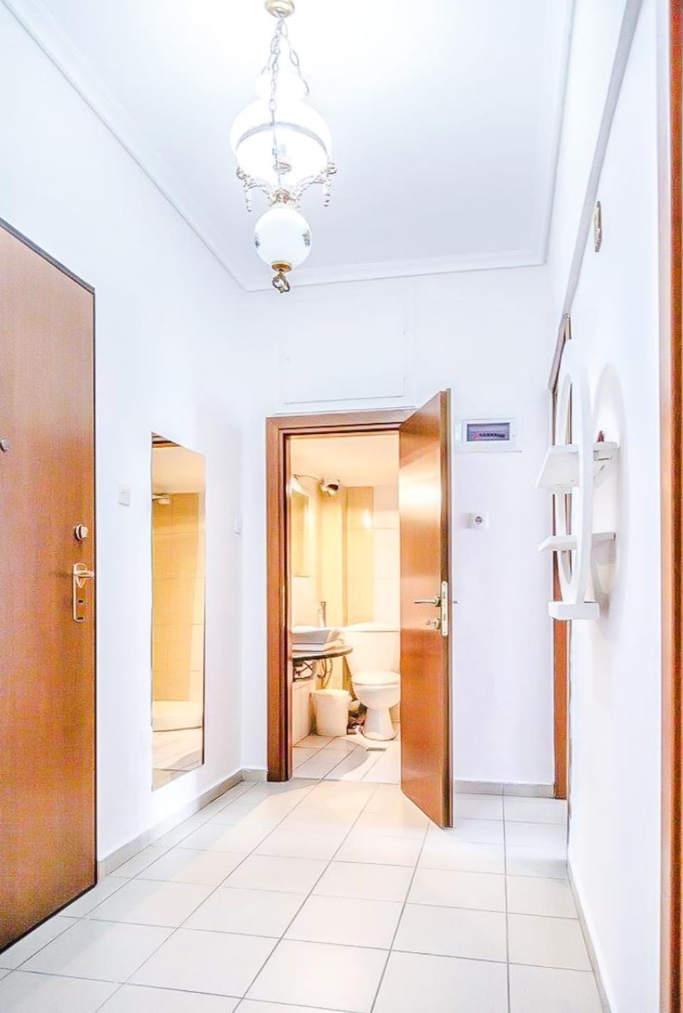 Photo of the whole room, Bedroom, wardrobe