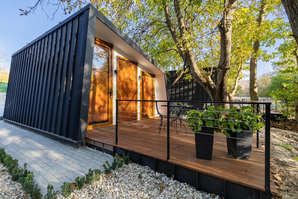 Property building, Spring, Day, Garden, Garden view