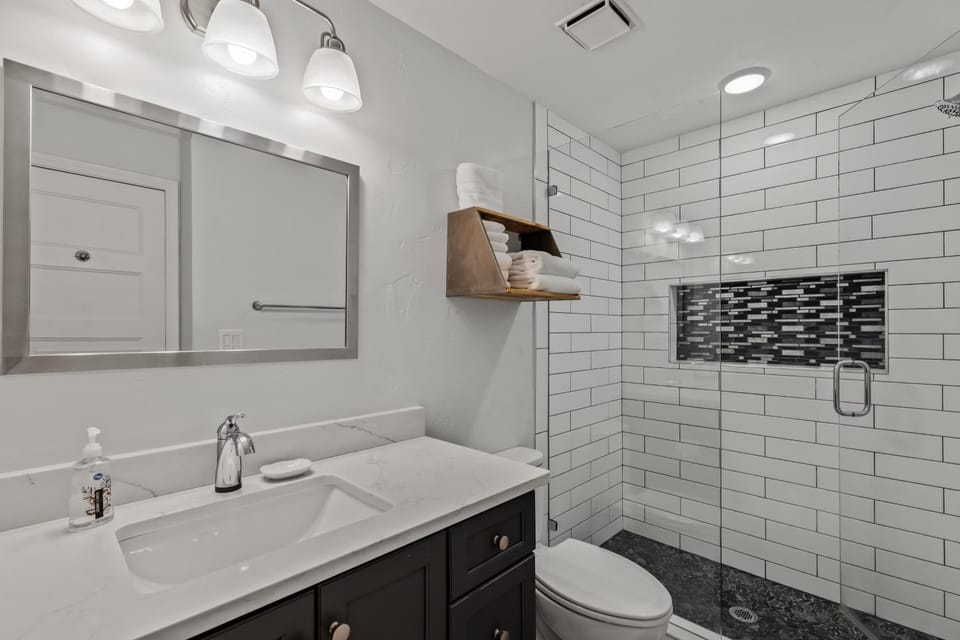 Bear Claw 109 - True Ski-in Ski-out Access & Winter Shuttle! House in Steamboat Springs