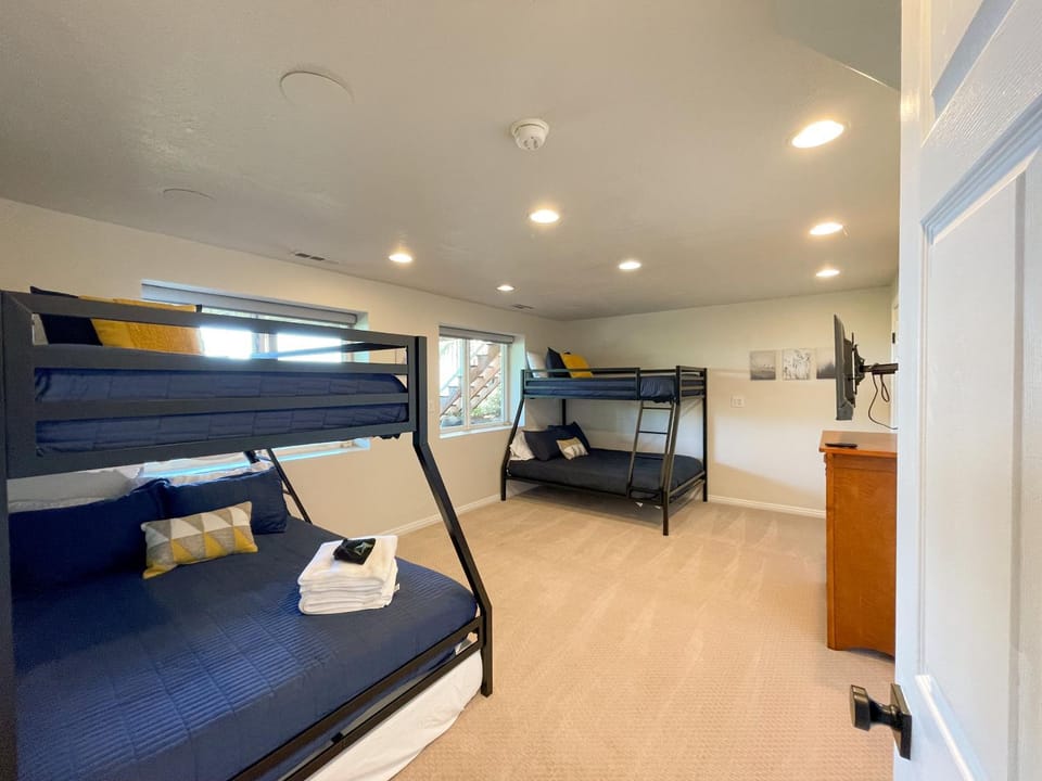 Photo of the whole room, bunk bed